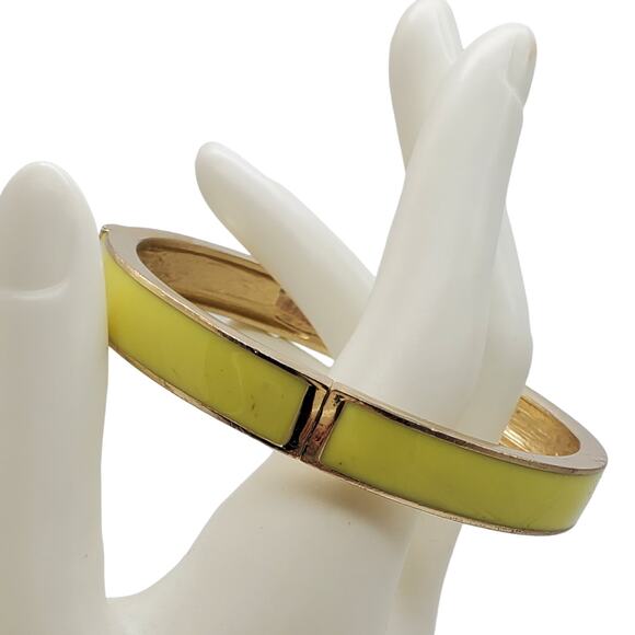Lemon Yellow Enamel Clamper Initial L Bangle Gold Tone Bracelet Vintage Hinged - Picture 8 of 10